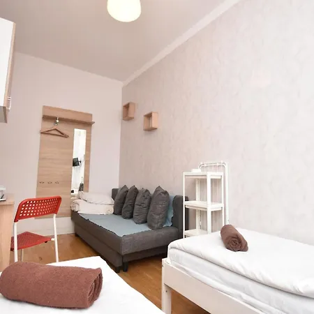 - Prywatne Hostel *