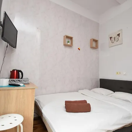 - Prywatne Hostel *