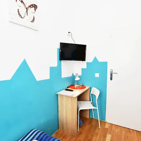 - Prywatne Hostel