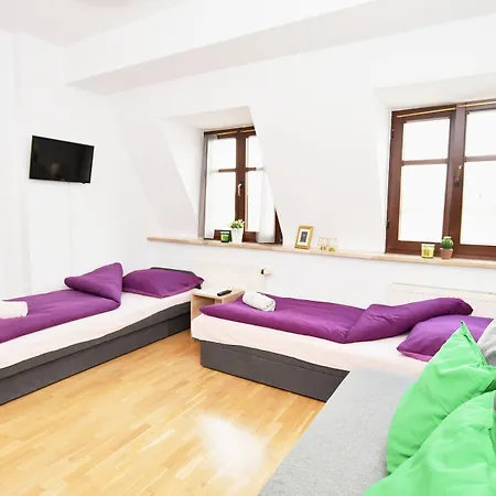 - Prywatne Hostel