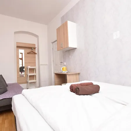 Hostel - Prywatne *