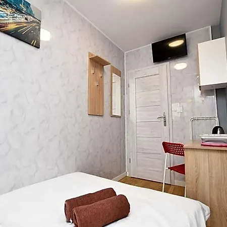 - Prywatne Hostel *