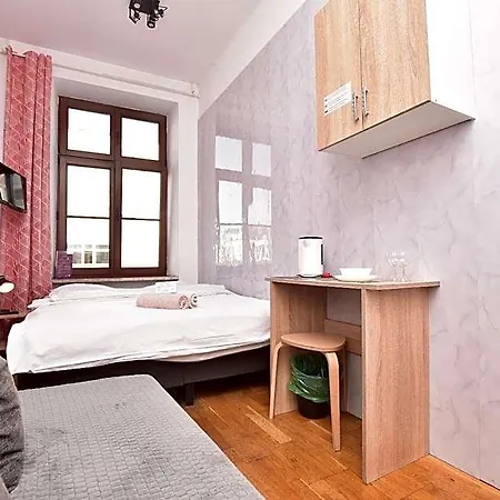 - Prywatne Hostel *